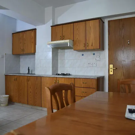 Elysso Apart Otel Larnaca